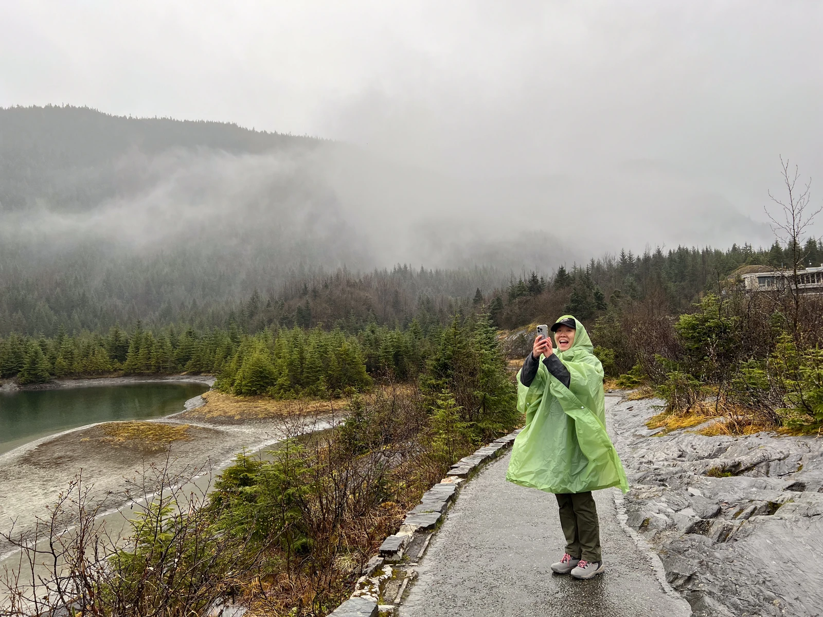 Alaska side quest: Mendenhall Glacier